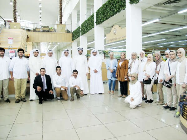 الشباب خلال الدورة التدريبية ﻿