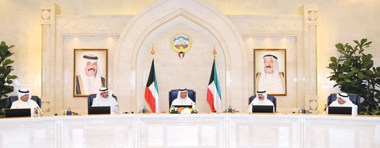 سمو رئيس الوزراء الشيخ جابر المبارك مترئسا اجتماع مجلس الوزراء بحضور الشيخ صباح الخالد والشيخ محمد الخالد وانس الصالح والشيخ خالد الجراح ﻿