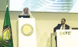دمحمد الراشد متحدثا خلال الندوة