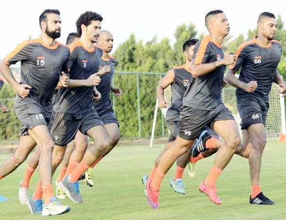 لاعبو كاظمة يستعدون لاول الاختبارات امام الاتصالات﻿