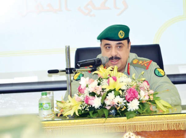  الفريق الركن مهاشم الرفاعي متحدثا في اللقاء 