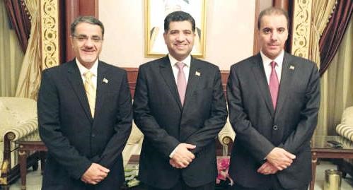 ماضي الهاجري ودعودة الرويعي ودخليل عبدالله قبيل مغادرتهم البلاد