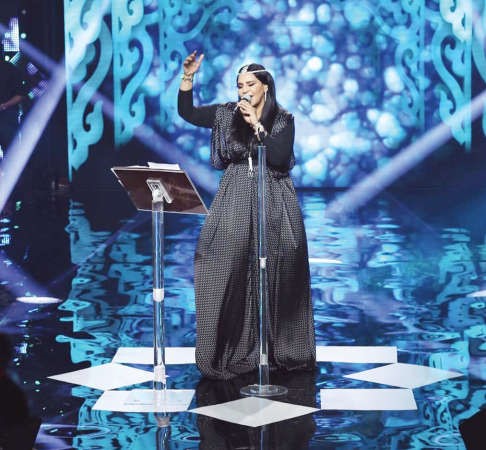 «فنانة العرب» أحلام للرويشد : عندما يتكلم فنان العرب على الجميع أن يصمت!
