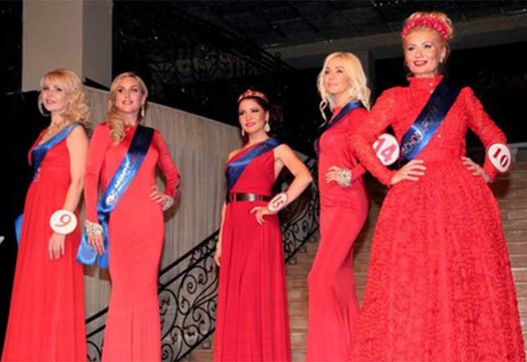 بالصور.. شاهد ملكة جمال روسيا 2015 ام لــ 6 أطفال