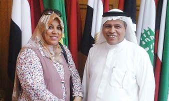 السفير عدنان الخضير والزميلة هناء السيد ﻿