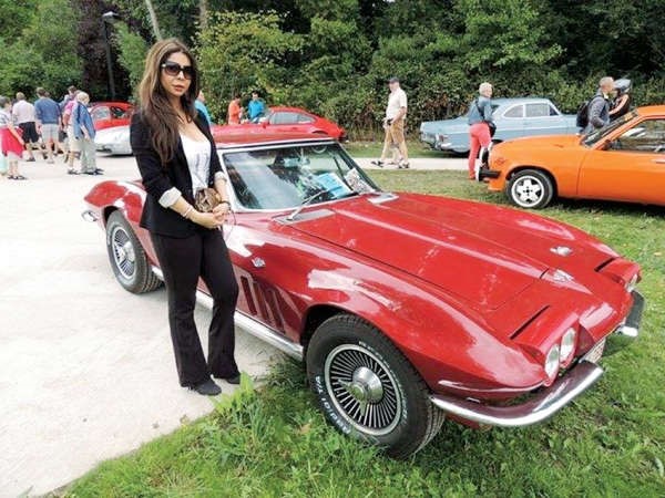 ليلا المغربية في المعرض الدولي للسيارات القديمة ببروكسل﻿