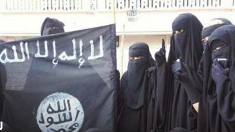 شقيقة قيادي في داعش تتسبب في إعدام أخت زوجها والتنظيم يهاجم اهالي حلب بالكيماوي! 