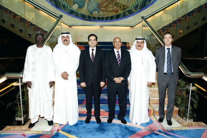  الفريق ثابت المهنا مستقبلا سفيري مصر وتونس بحضور الشيخ احمد النواف والسفير السنغالي 