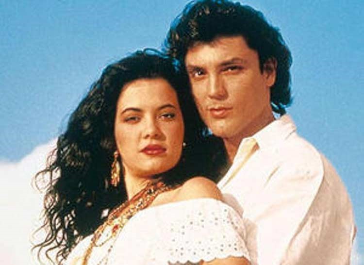 بالصور.. شاهد بطلة مسلسل "كاساندرا" بعد مرور 24 عام!