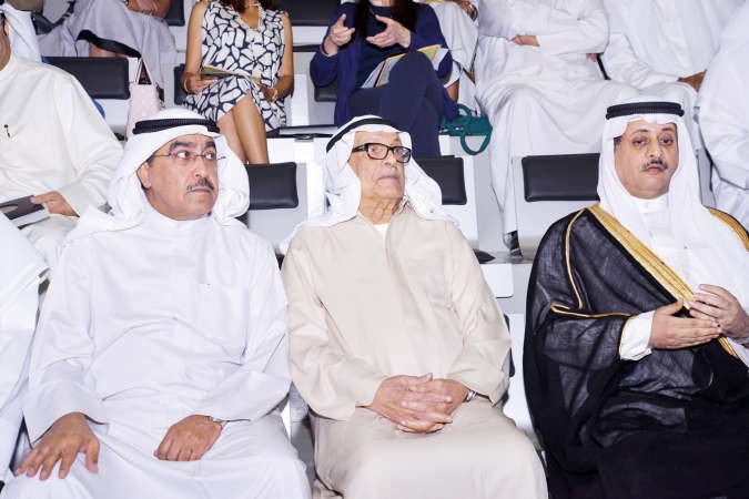 د بدر الدويش مع العم صالح العجيري ونائب رئيس التحرير الزميل عدنان الراشد