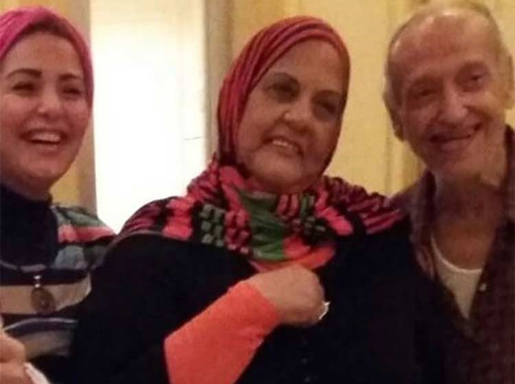 صابرين تنشر أول صورة لوالديها