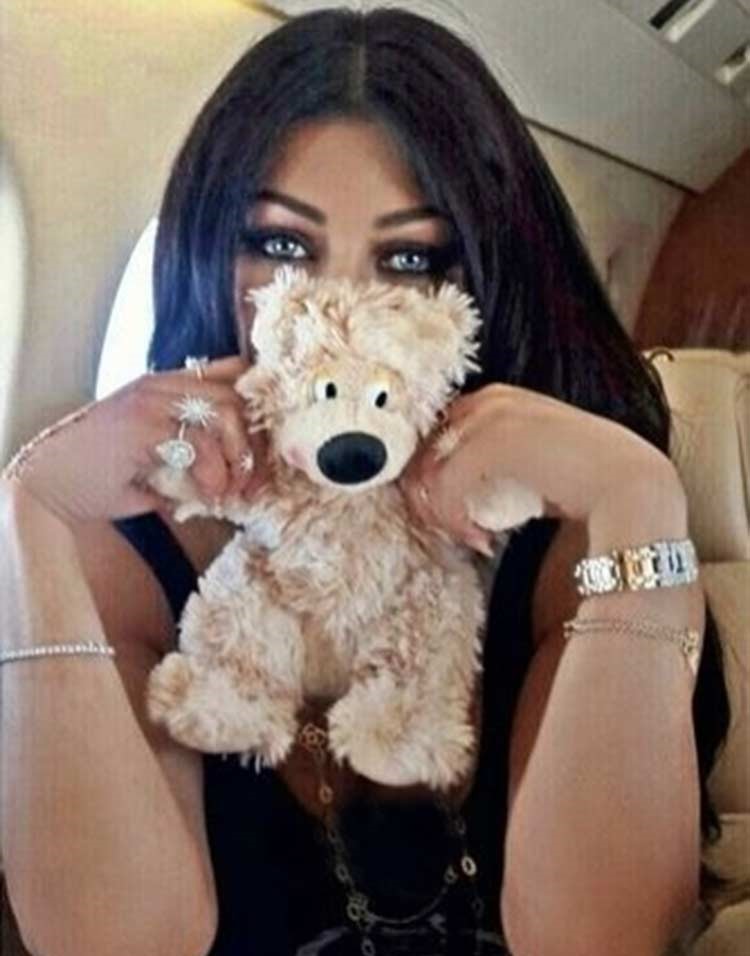 بالصور.. هيفاء وهبي تشعل "إنستغرام" من الطائرة !