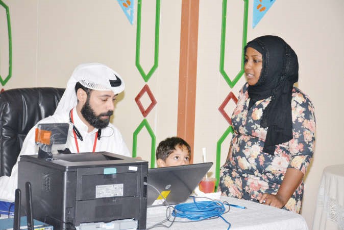 طارق الغربللي يقوم بعملية التسجيل﻿