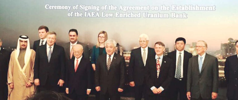 السفير صادق معرفي خلال افتتاح بنك اليورانيوم منخفض التخصيب 
