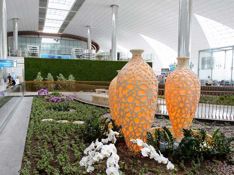 مطار دبي الدولي في الامارات