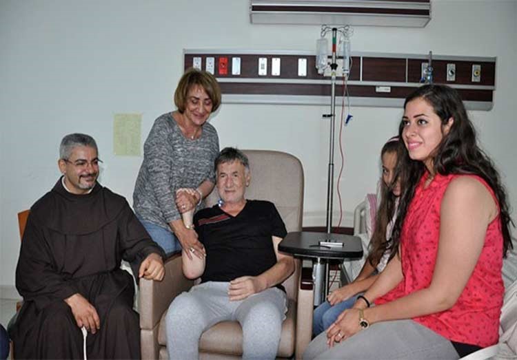 بالصور.. أول ظهور لعزت أبوعوف بعد أزمته الصحية الأخيرة