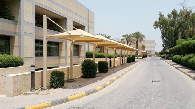 مظلات لممرات المشاة﻿