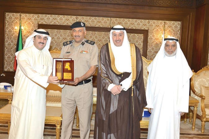 تكريم اللواء فهد الشويع مدير عام أمن الفروانية﻿