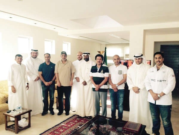 السفير الشيخ عزام الصباح خلال لقائه الضباط الكويتيين ﻿
