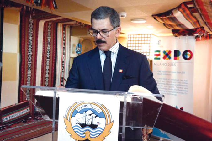 الشيخ محمد الخالد يسجل كلمة في سجل الزوار