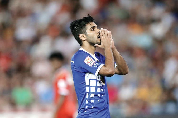 فيصل زايد يسعى لاثبات
جدارته لحجز مكان اساسي