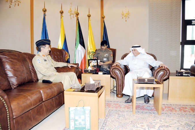  الشيخ خالد الجراح مستقبلا العميد طاهر جلزار ملك ﻿