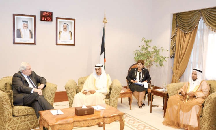 الشيخ صباح الخالد خلال لقائه مع ستيفن اوبراين 