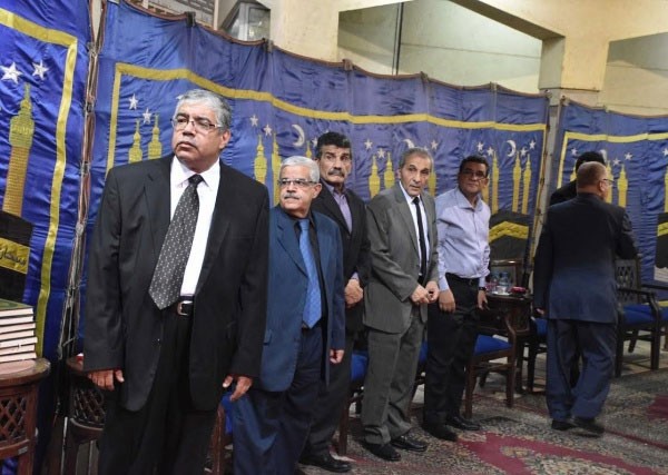 بالصور.. عادل إمام يتغيب عن عزاء هاني مطاوع مخرج مسرحية «شاهد ما شافش حاجة»