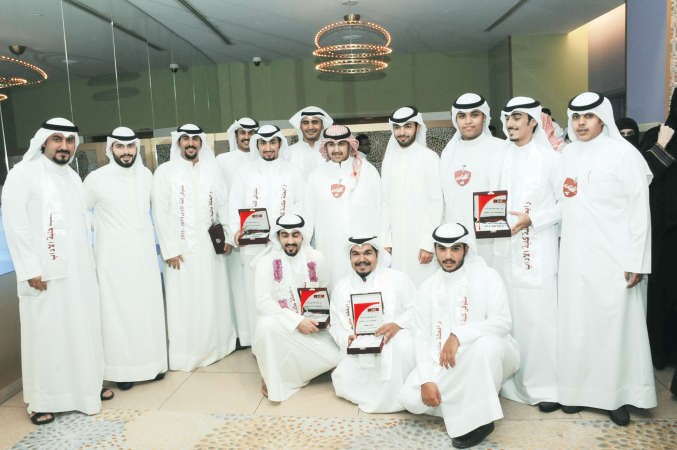 عدد من الخريجين انور الكندري