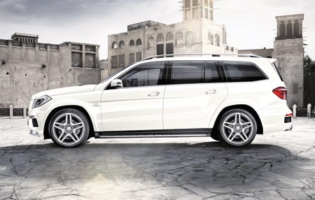 مرسيدس بنز GL 500 تخطف الأنظار والقلوب