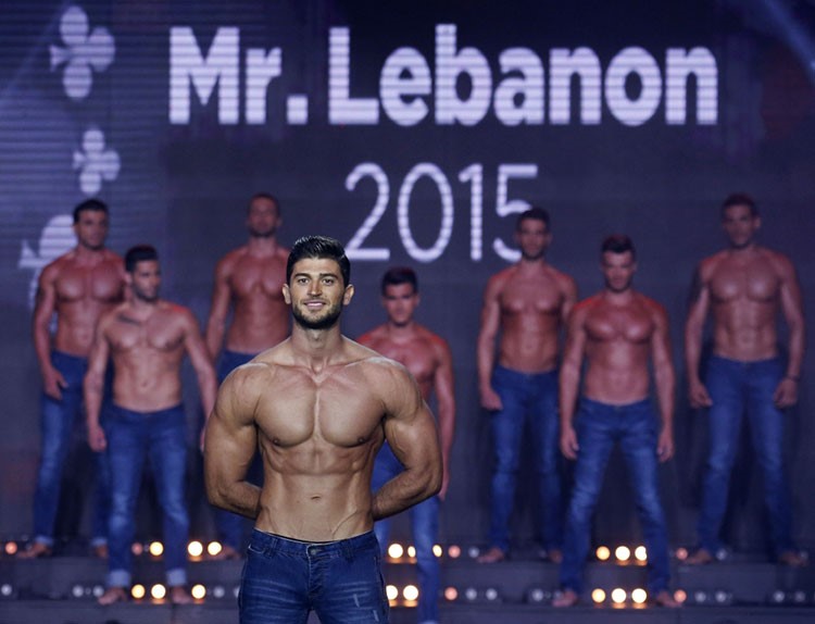 بالصور.. تتويج ملك جمال لبنان الجديد