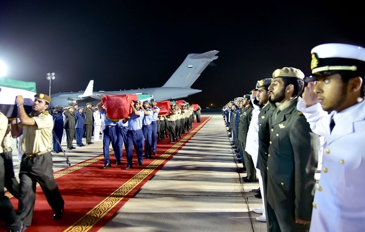 محمد بن زايد: تضحيات أبطالنا تزيدنا فخراً بوقفتنا مع السعودية لصد العدوان عن اليمن والمنطقة