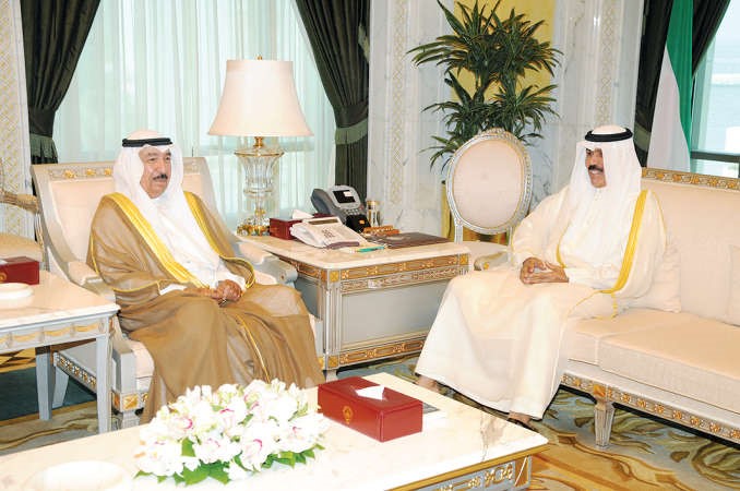 سمو نائب الامير وولي العهد الشيخ نواف الاحمد مستقبلا الشيخ جابر العبدالله﻿