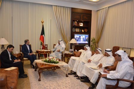 نائب وزير الخارجية خالد الجارالله خلال اجتماعه مع السفير دعلي رضا عنايتي بحضور ضاري العجران ومساعد الذويخ﻿