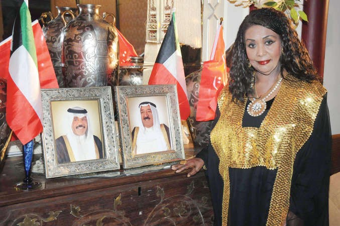 منى طالب تستعد لتقديم حلقة البرنامج بمناسبة عام على اللقب الاممي لصاحب السمو محمد خلوصي