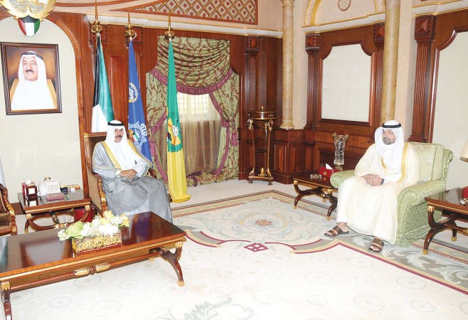 سمو ولي العهد الشيخ نواف الاحمد مستقبلا الشيخ يوسف العبدالله﻿