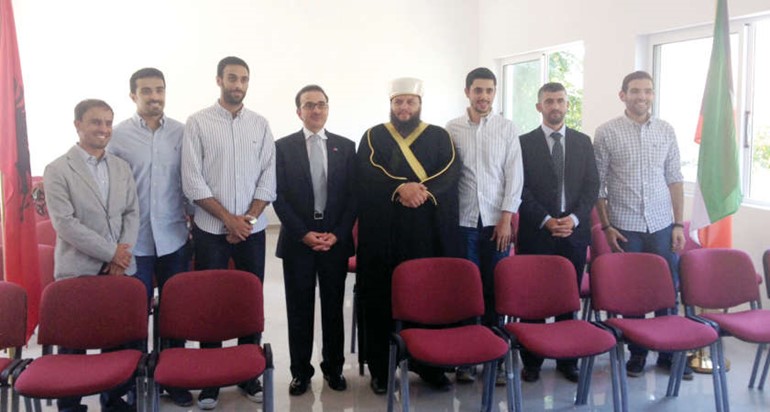 السفير نجيب البدر خلال افتتاح مركز الشيخ نادر النوري التعليمي﻿