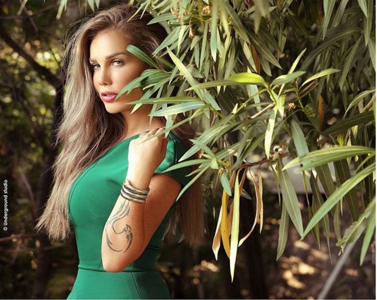بالصور.. نيكول سابا تتجمل بسحر الطبيعة