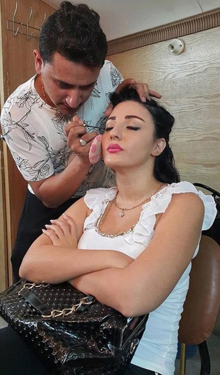 بالصور.. شاهد صافيناز قبل وبعد الماكياج