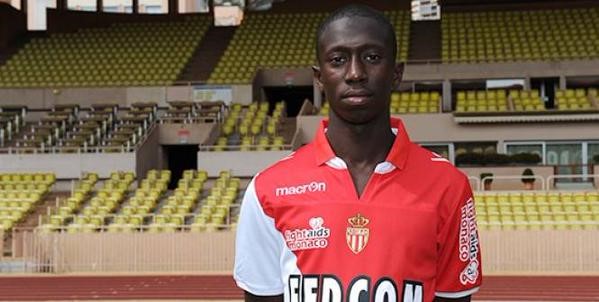 لاعب موناكو يطلب الاحتراف في الخليج ليصبح إماما ًبأحد المساجد