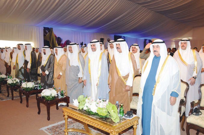 سمو ولي العهد الشيخ نواف الاحمد ومرزوق الغانم وسمو الشيخ ناصر المحمد وسمو الشيخ جابر المبارك والشيخ دسالم الجابر والشيخ علي الجابر في مقدمة الحضور﻿
