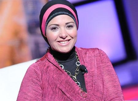 صورة نادرة لصابرين مع والديها.. وبـ"مريلة" المطبخ