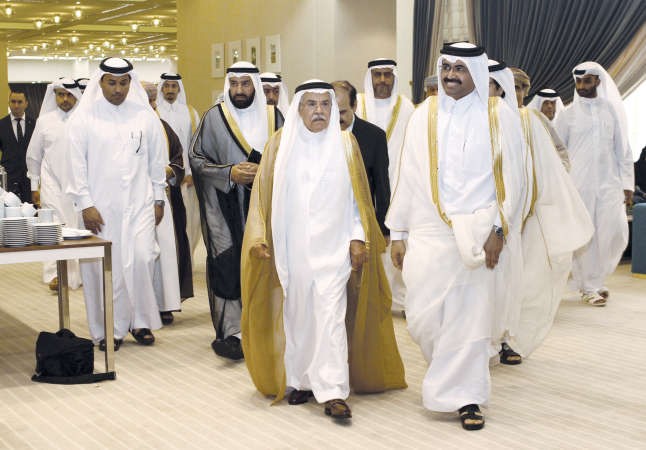 علي النعيمي ومحمد السادة ودعلي العمير قبيل اجتماع وزراء النفط الخليجيين امس	 رويترز﻿