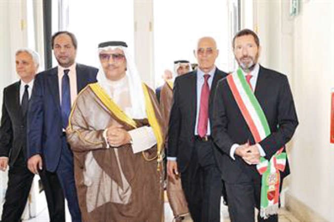 سمو رئيس مجلس الوزراء الشيخ جابر المبارك مع عمدة روما اينياتسو مارينو