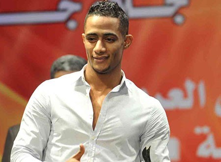 بالصور.. دراجة محمد رمضان شكل تاني