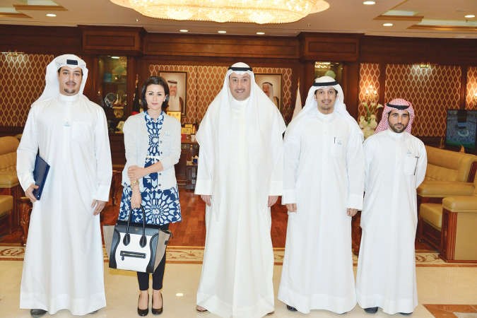 الشيخة الزين الصباح والشيخ فيصل الحمود مع الحضور 