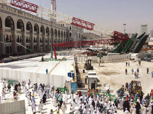 موقع سقوط الرافعة في الحرم المكي	رويترز﻿