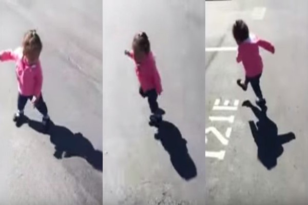 بالفيديو.. ردة فعل طريفة لطفلة تشاهد خيالها للمرة الأولى