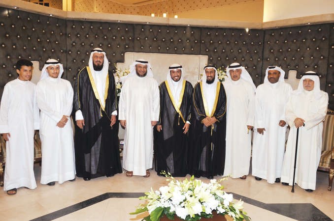 خليفة الفريج واحمد العامر وموسى الاستاذ ومحمد الخراز يهنئون