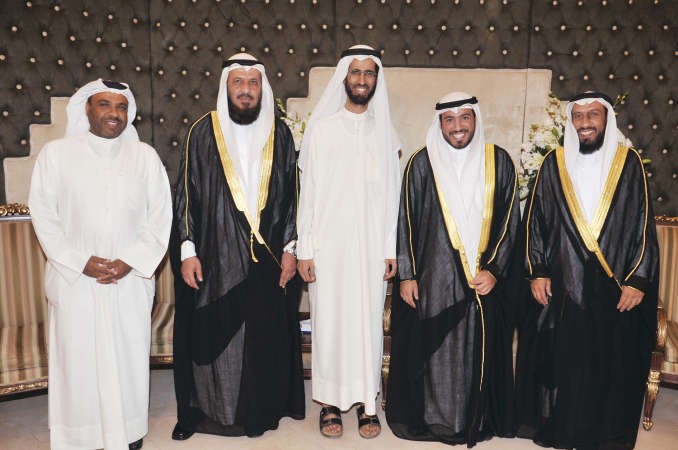 علي الحسينان ومحمد الخراز يباركان